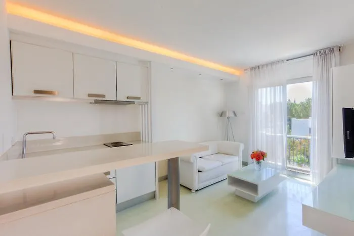 Villasaray & Szálloda