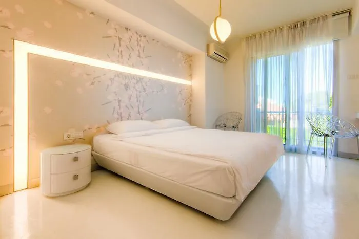 Villasaray & Szálloda