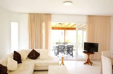 Villasaray & Szálloda