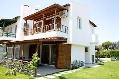 Villasaray & Szálloda 3*