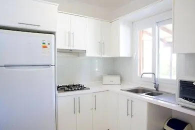 Villasaray & Szálloda 3*